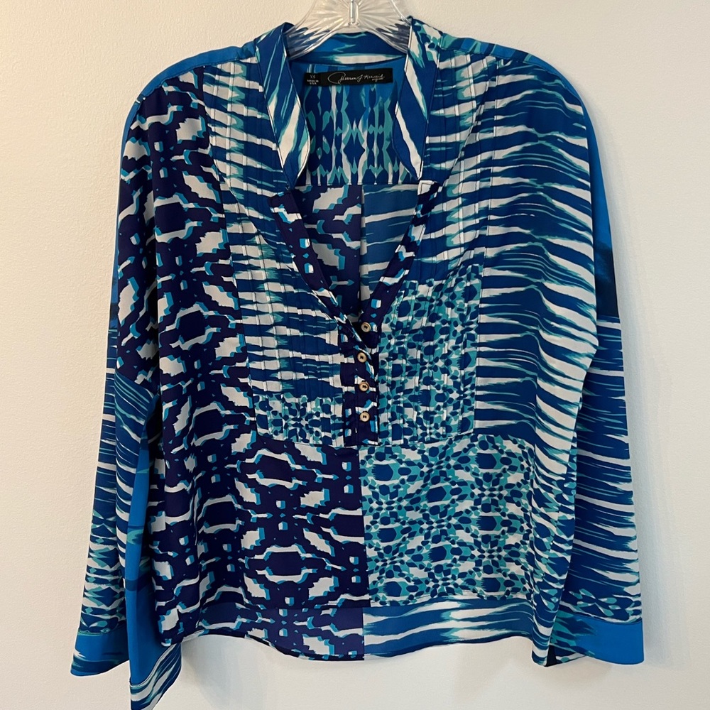 Patricia Kincaid silky ocean graphic blouse. Size XS but fits loose. Gorgeous!